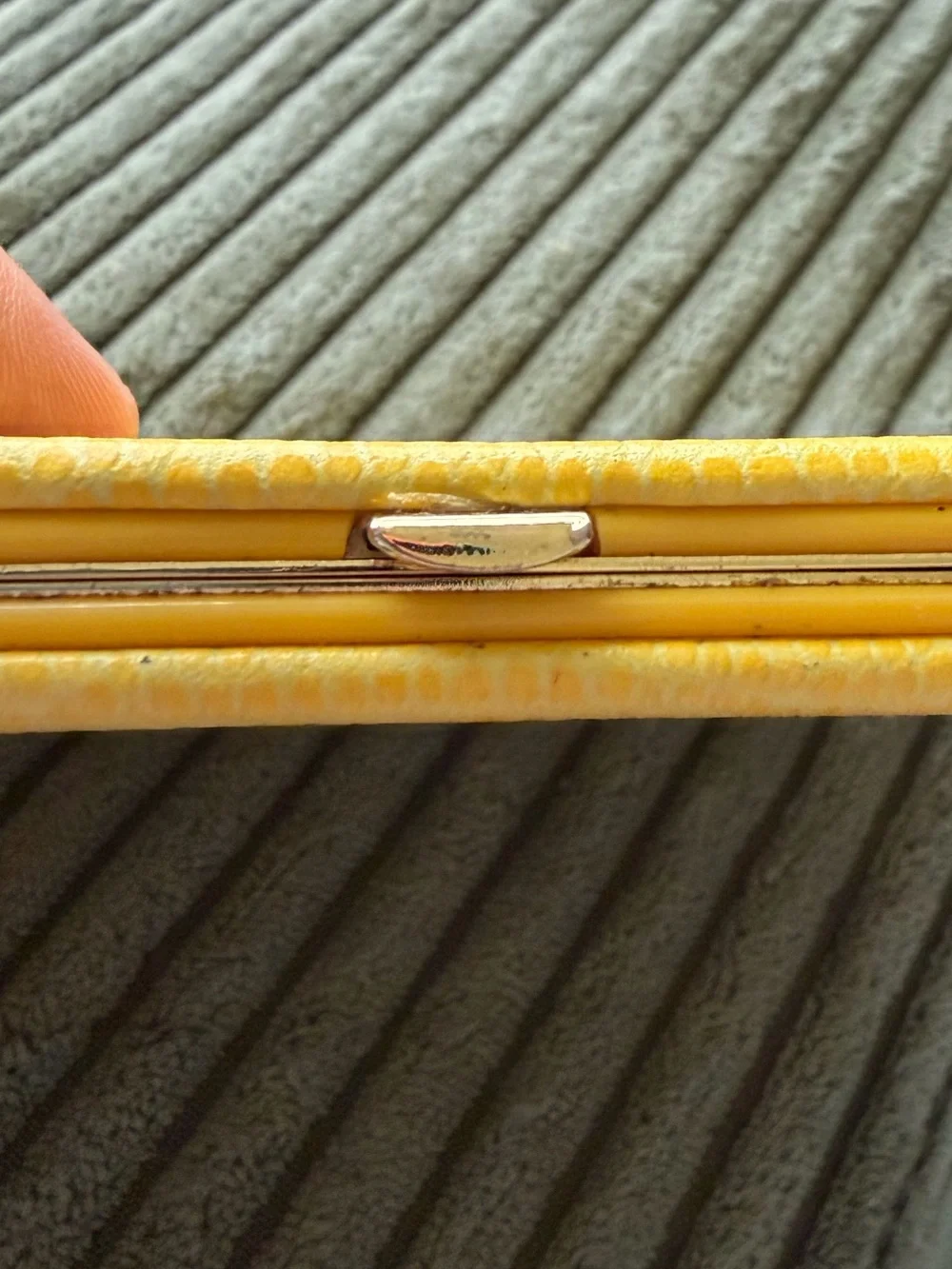 Vintage Antique 70s/80s Budd Leather Yellow Faux Lizard Embossed Photo Brag book